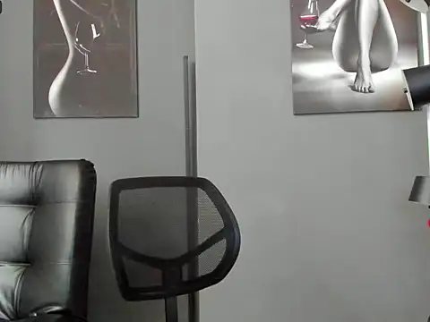 karlyjons12 online show from September 30, 4:46 pm
