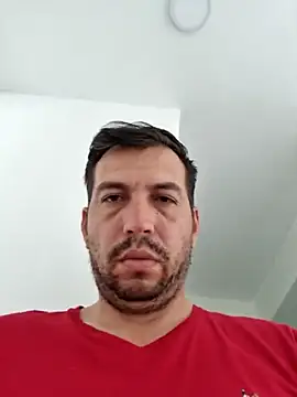 Snapshot of reyarturs13 chatting on February 17, 8:16 pm reyarturs13 online show from February 17, 8:16 pm