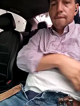 Snapshot of reyarturs13 chatting on February 18, 5:20 pm reyarturs13 online show from February 18, 5:20 pm