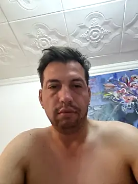 Snapshot of reyarturs13 chatting on February 9, 12:19 pm reyarturs13 online show from February 9, 12:19 pm