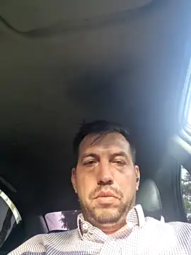 Snapshot of reyarturs13 chatting on February 4, 9:52 pm reyarturs13 online show from February 4, 9:52 pm