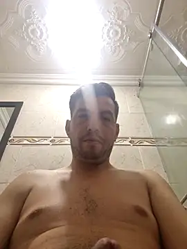 Snapshot of reyarturs13 chatting on March 21, 4:39 am reyarturs13 online show from March 21, 4:39 am