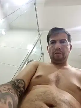 Snapshot of reyarturs13 chatting on March 11, 2:51 pm reyarturs13 online show from March 11, 2:51 pm