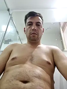 Snapshot of reyarturs13 chatting on March 17, 2:12 pm reyarturs13 online show from March 17, 2:12 pm