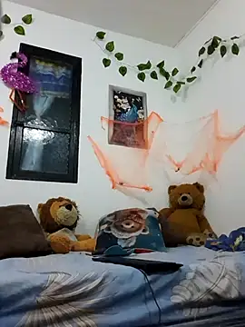 jeans and emma online show from November 2, 1:32 am