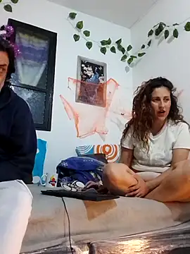 jeans and emma online show from October 24, 1:48 am