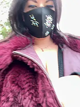 Loveblackzilla online show from October 11, 11:00 am