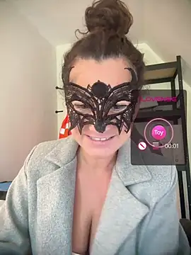 Loveblackzilla online show from May 11, 6:59 am