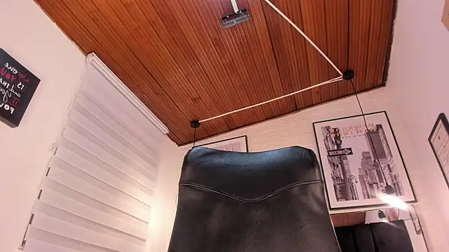 tylla  online show from September 20, 8:14 pm