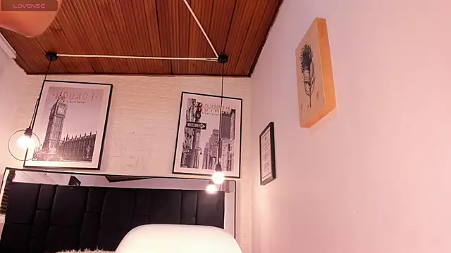 tylla  online show from November 28, 3:39 am