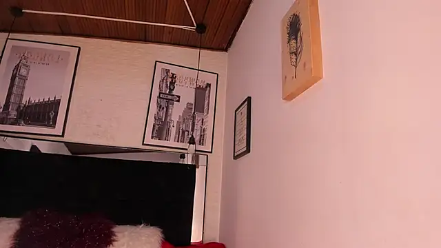 tylla  online show from December 5, 3:49 am