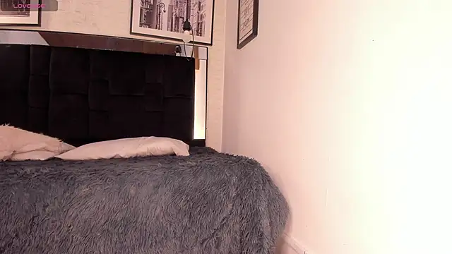 tylla  online show from November 13, 4:16 am