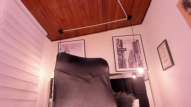 tylla  online show from September 30, 3:23 am