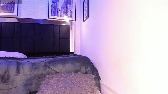 tylla  online show from November 22, 4:00 am