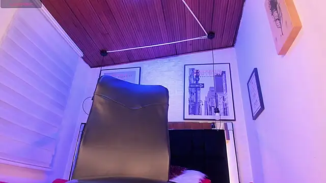 tylla  online show from November 29, 4:12 am