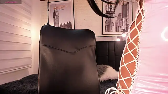 tylla  online show from October 24, 4:11 am