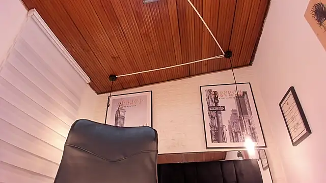 tylla  online show from October 8, 3:52 am