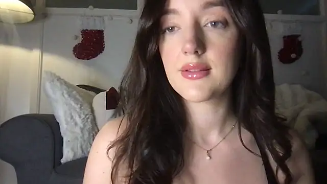 laceyjames24 online show from December 3, 10:36 am