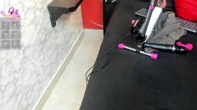 Snapshot of IVISBOUNCYASS chatting on November 4, 1:15 pm IVISBOUNCYASS online show from November 4, 1:15 pm