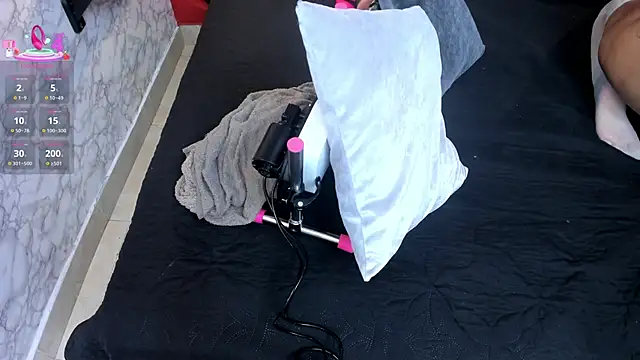 IVISBOUNCYASS online show from March 19, 12:49 pm