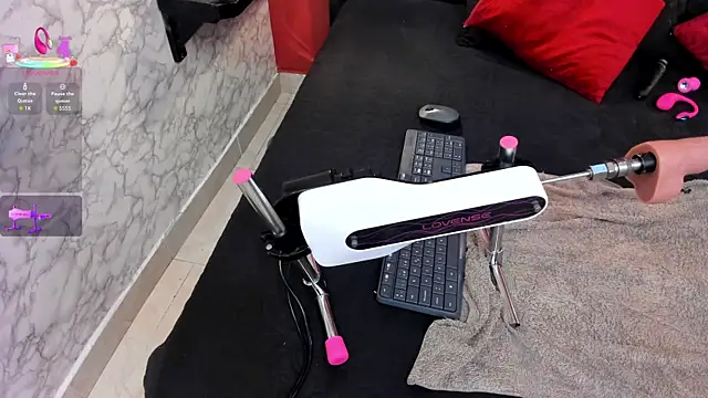 IVISBOUNCYASS online show from April 11, 1:37 pm