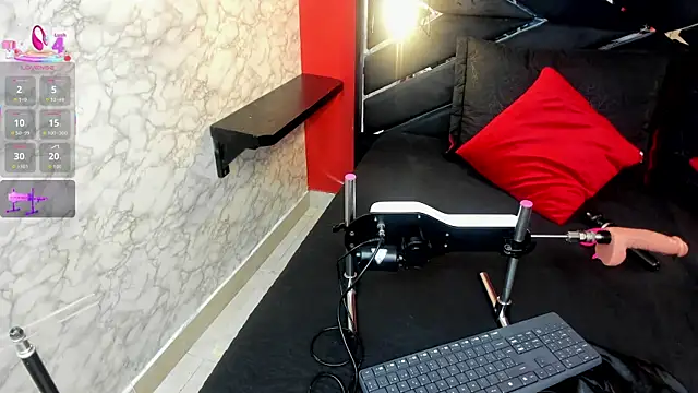 IVISBOUNCYASS online show from December 22, 12:38 pm