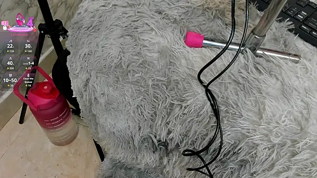 IVISBOUNCYASS online show from April 19, 1:45 pm