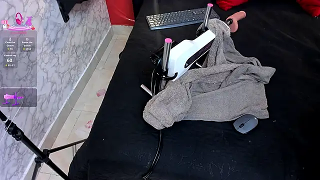 IVISBOUNCYASS online show from March 9, 12:30 pm