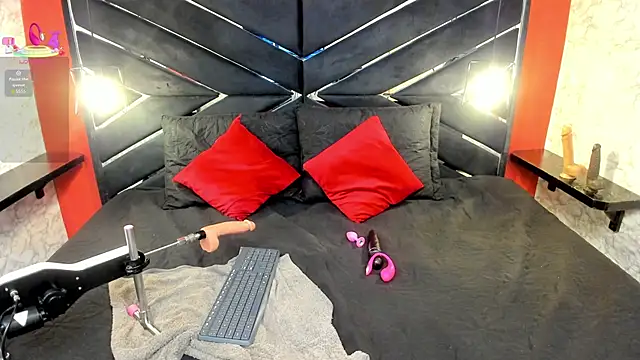 IVISBOUNCYASS online show from January 18, 1:36 pm