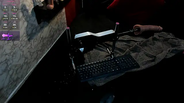 IVISBOUNCYASS online show from February 7, 12:57 pm