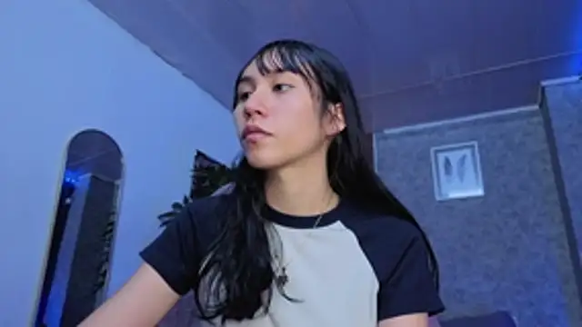 Snapshot of Miaa_Lee7 chatting on April 22, 8:15 pm Miaa Lee7 online show from April 22, 8:15 pm