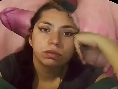 Snapshot of isabellapurple chatting on October 23, 1:15 am isabellapurple online show from October 23, 1:15 am