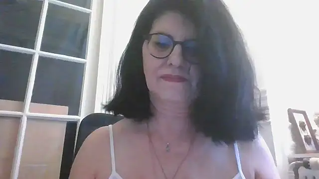 Snapshot of sarahspotlight chatting on September 9, 11:52 am sarahspotlight online show from September 9, 11:52 am