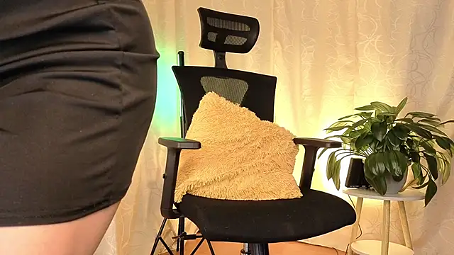 sophia dumont online show from April 17, 10:18 am