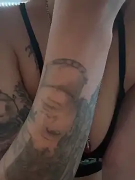 tastylolaaa online show from February 19, 11:46 pm