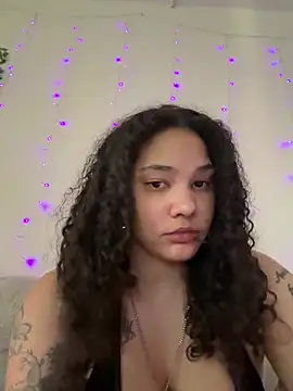 Snapshot of tastylolaaa chatting on June 22, 1:00 am tastylolaaa online show from June 22, 1:00 am