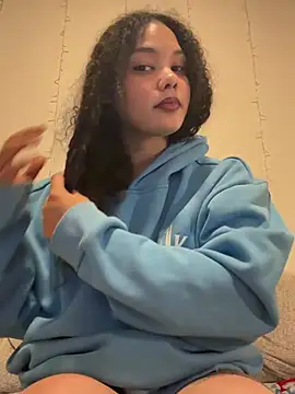 Snapshot of tastylolaaa chatting on June 5, 3:22 am tastylolaaa online show from June 5, 3:22 am