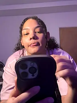 tastylolaaa online show from November 10, 9:25 am