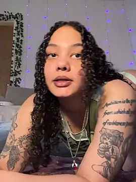 tastylolaaa online show from May 4, 12:36 am