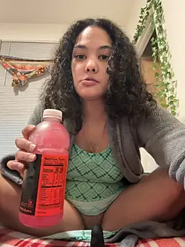 tastylolaaa online show from October 26, 10:37 am