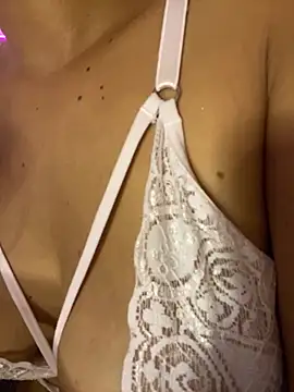 Snapshot of trex_x chatting on February 20, 6:54 pm trex x online show from February 20, 6:54 pm