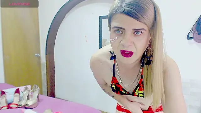 Snapshot of Dolldirtyxxx chatting on September 26, 5:14 am Dolldirtyxxx online show from September 26, 5:14 am