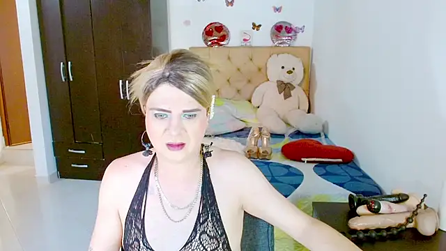 Snapshot of Dolldirtyxxx chatting on June 27, 10:16 pm Dolldirtyxxx online show from June 27, 10:16 pm