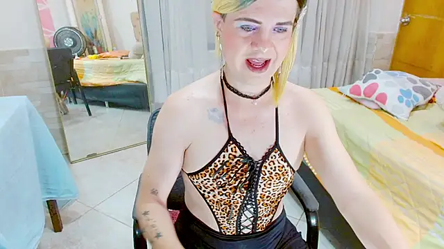 Dolldirtyxxx online show from May 9, 5:00 am