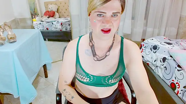 Dolldirtyxxx online show from May 26, 5:05 am