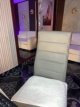 Madissonlove 1 online show from April 7, 9:16 pm