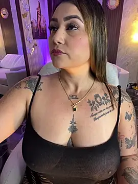 Snapshot of Madissonlove_1 chatting on June 26, 4:51 am Madissonlove 1 online show from June 26, 4:51 am