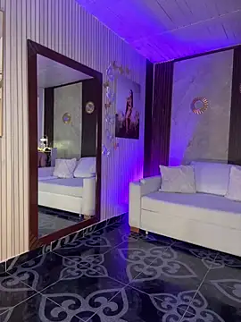 Madissonlove 1 online show from May 23, 3:38 am