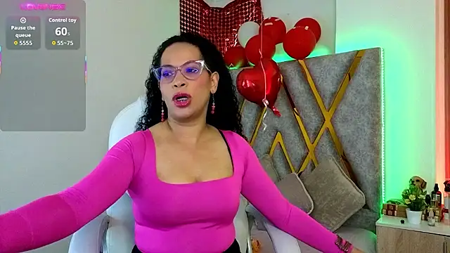 Cintiia Holmes online show from March 5, 11:32 pm