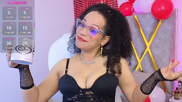 Cintiia Holmes online show from February 16, 11:35 pm